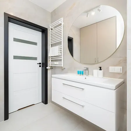 Debowa Pleasant By Bookinghost Appartement *